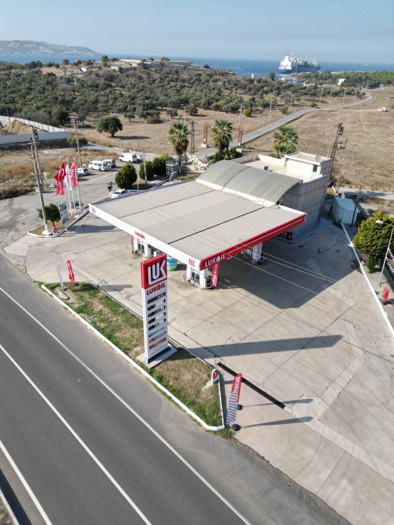 Batınak Petrol Lukoil Yenifoça Petrol İstasyonu